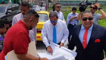 Analizan futuro de comerciantes por la renovación urbana