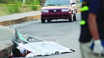 Se tiro de un puente en la ciudad de Tijuana, México.
