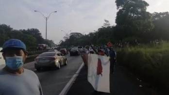 Policía Nacional, Ministerio de Vivienda y autoridades locales tuvieron que calmar los ánimos.