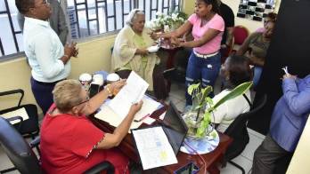 Hoy habrá otra reunión.