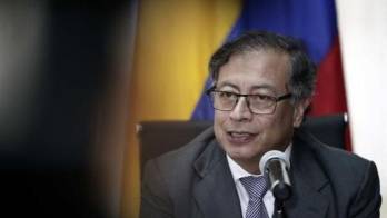 Gustavo Francisco Petro Urrego es economista, tiene 63 años de edad.