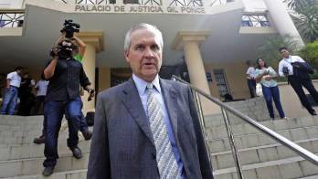 El ministro Álvaro Alemán pidió a la Corte Suprema declarar la nulidad del contrato suscrito con los consorcios italianos Finmeccanica y Selex.