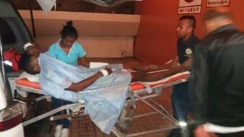 El joven terminó en el hospital.