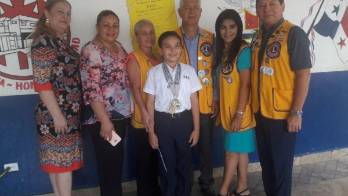Augusto Pino recibió una medalla y recorrió Veraguas en caravana.