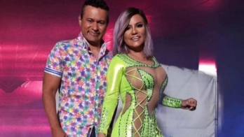 Samy y Sandra reciben placa de reconocimiento de YouTube