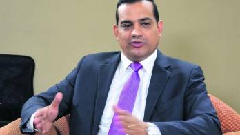 Está en el ojo de la tormenta.