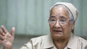 Sor Lourdes padece quebrantos de salud.
