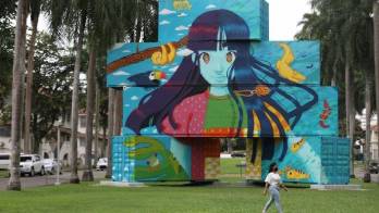 Muchas personas han aprovechado estas obras de arte para tomarse fotografías.