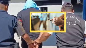 Se le acusa de compartir imágenes privadas con un estudiante menor de edad.