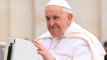 El papa aplaude a todas las mujeres por crear una sociedad más humana