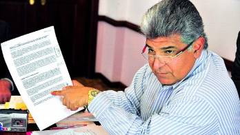 Mulino firmó en 2010 un contrato para la compra de 19 radares, 6 helicópteros y un mapa digital a filiales del consorcio Finmeccanica por un costo de $250 millones.