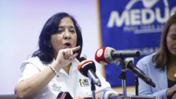 Marcela Paredes de Vázquez .