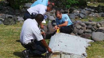 AVIÓN DESAPARECIÓ CON 239 PERSONAS. |