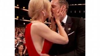 La actriz compartió escenas calientes con Alexander.