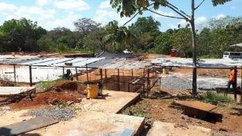 El demora en la construcción se debe a la falta de materiales, confirmó la empresa contratista.