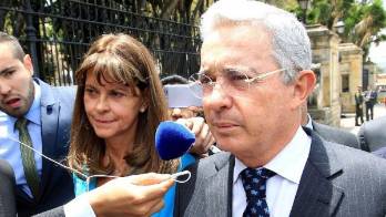 Uribe propone que los líderes de las FARC paguen con cárcel sus delitos.