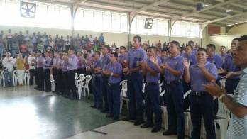 Reconocieron a los padres que luchan para que sus hijos culminen los estudios.