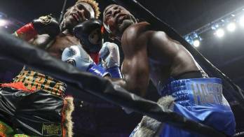 Jermell Charlo (izq.) superó ampliamente a su rival.