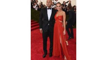 Jeter, el ex-Grandes Ligas, tiene 41 años edad.