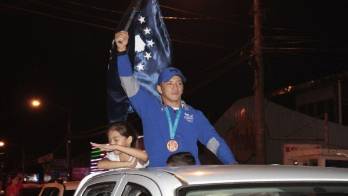 Alvis Almendra celebró el bronce con su gente