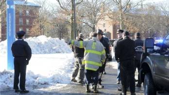 La Policía de Boston está asistiendo en la investigación.