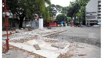 Estacionamientos soterrados no muestran señales de vida.