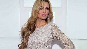 Acusa a Julián Gil de enfermar a su hijo