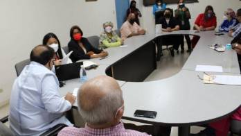 Se reunieron con representantes del Minsa.
