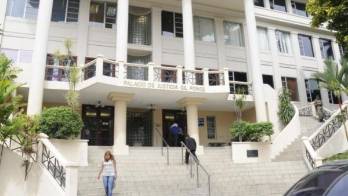 El palacio Gil Ponce de León es la sede de la Corte Suprema de Justicia, el Órgano Judicial de Panamá.