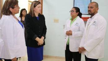 La ministra Turner recorrió el Insam.