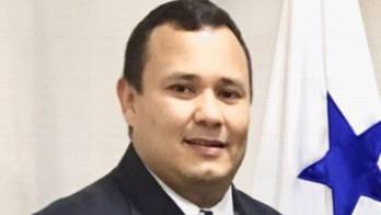 De homónimos y acusaciones