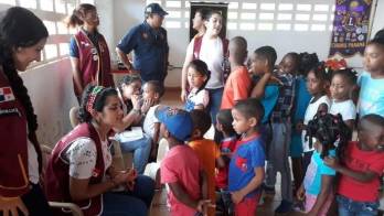 Entrega de donaciones a la comunidad de Cacique, provincia de Colón
