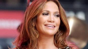 Jennifer López regala zapatos a su amiga Thalía