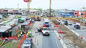 Trabajos de construcción de la estación de Mañanitas afectan a los comercios.