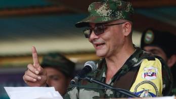 Ofensiva militar contra disidencias de las FARC con todo y diálogos de paz