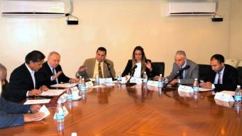 Los comisionados sesionaron ayer en la sede de la comisión en la Asamblea.