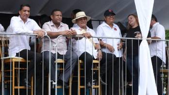 ‘A los jóvenes les digo que le digan sí al deporte y no a las drogas', Roberto Durán, abanderado de los festejos.