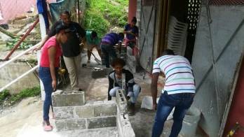 Participantes del grupo de Altos de Las Torres hicieron sus prácticas de curso de bloqueo y repello.