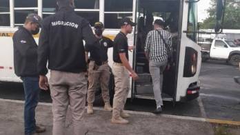 Las autoridades panameñas indican que en lo que va de año, más de 385.000 personas, la mayoría venezolanos, han cruzado por el Darién.