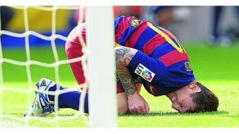 Messi tiene una lesión en los ligamentos de su rodilla.