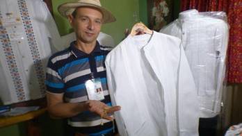 Carlos González le ha confeccionado a innumerables famosos.