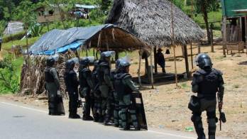 En cualquier momento puede prenderse el rancho, la presencia policial es permanente.