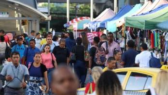 La tasa de desempleo se registró en 9.9% en abril de 2022.