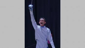 Isaac Dorati toca la gloria.