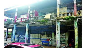 Remodelación de caserones sería el motivo de desalojos, aseguran los residentes.