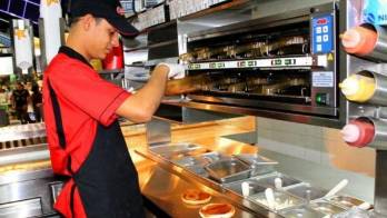 Carl's Jr. Vía Cincuentenario te regala comida por todo un año