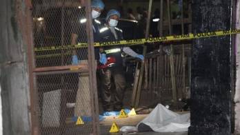 Junto al cadáver del adolescente hallaron un arma de fuego 9 mm. Nomar tenía disparos en la cabeza y tórax.