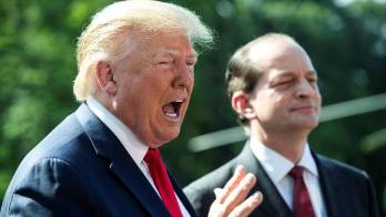 Trump, confirmó que hoy comenzarán las redadas del Servicio de Control de Inmigración y Aduanas.