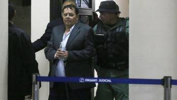 Se le investiga por supuesto peculado.