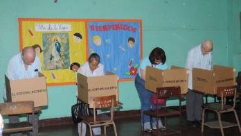 En las nuevas elecciones realizadas por el TE, se ha registrado un alto abstencionismo.